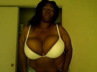 BigVickie photo 2