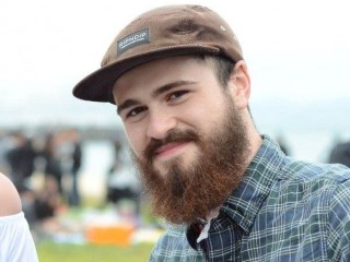 BeardedBoi's Cam show and profile