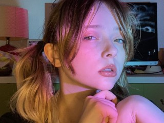 ElvenEvie's Cam show and profile