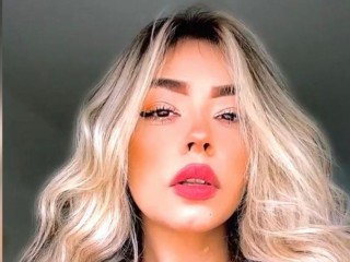 zaraMiller18's Cam show and profile