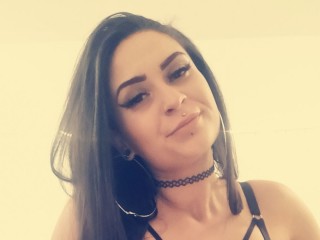 BellaBeeNaughty on Streamate