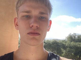 GoldennBoyy