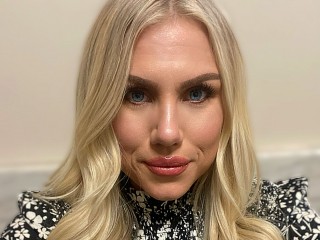 ScarlettKnightXXX's Cam show and profile