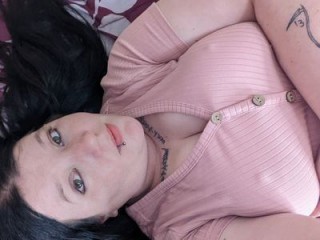 lilmisshoneybbee