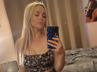 BlondeBabeXX69