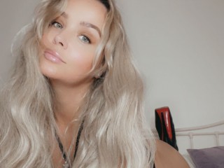 BlondeGoddessxxx