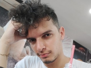 Theboyjhom