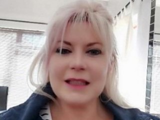 Miahotmilf live sex 