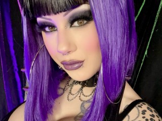 Chat with MissLunaLuxxx live now!