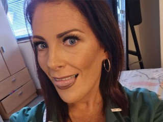 Chat with KatieLee24 live now!