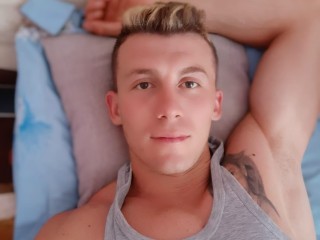Chat with Kole29 live now!