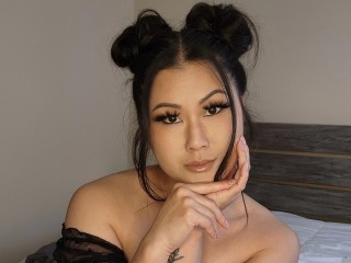 Chat with HemiBabeXO live now!