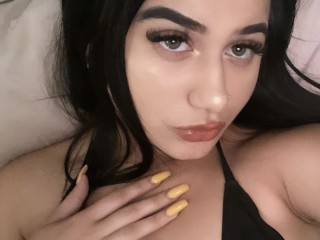 Chat with LovelyOctavia live now!
