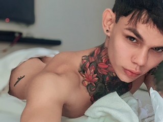 JORDANGLOCK's Cam show and profile