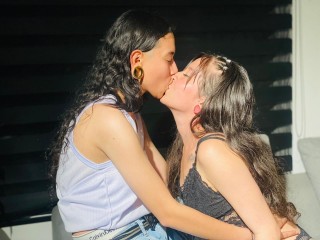 LesbianHard20 on Streamate