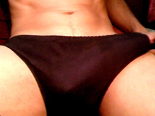 xxYoungHornyBoyxx's Live Cam