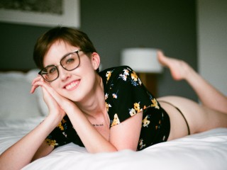 happylilcamgirl