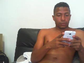 MORENOSABROSOx's Live Cam