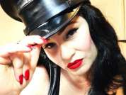 TheDevineMissDeviant