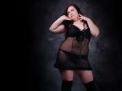 CurvyCeline