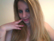 CurvyBlondeOnCam