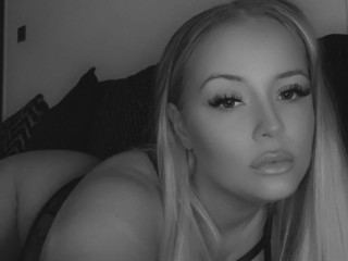 BlondeMissGee