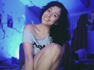 Camgirl is actually offline