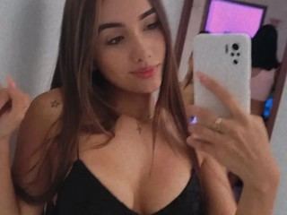 adharacollins18's profile picture – Girl on Jerkmate