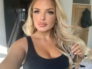 LiveCamClips - UKDoll Live Cam