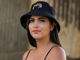 Gabyzahir Se Desnuda en Vivo, Webcam Chica y Chat de Sexo | Jerkmate