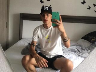 Gay Male Cams (1,000+ Nude Men) Free Live Sex & Adult Chat ...