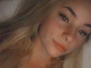 ScarletteMoonXO live cam