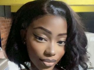 Chat with Sexy and Slutty Cam Ebony live free on Slutroulette