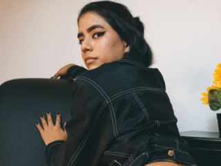 ScarlettFoxxxx's chat room