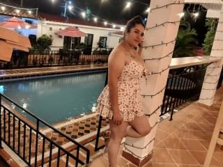 issalovee's profile picture – Girl on Jerkmate