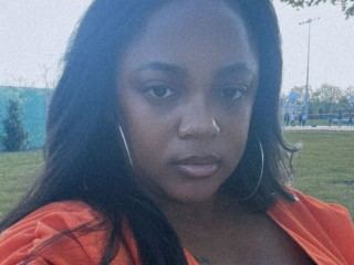 Chat with Sexy and Slutty Cam Ebony live free on Slutroulette