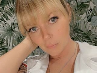 Blonde_flirty_lola profile