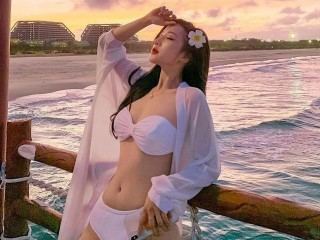 alexaAddams Cam Profile: Live Sex Chat with Nude Girls | Jerkmate