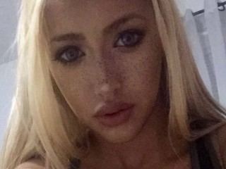 BlondieDolly Live Porn Model Profile