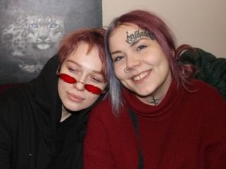Caroline_and_Audrey