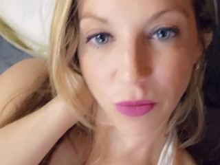 Bella9678 Nude on Live Sex Cam Girl & Webcam Chat | Jerkmate