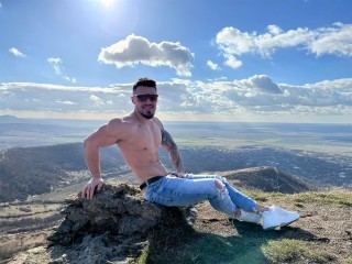 Caucasian Male Cams (2,000+ Nude Men) Free Live Sex & Adult Chat ...