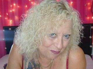 Live Mature Cams - Old Woman Sex Shows at Camzter TV