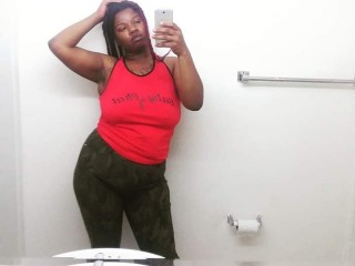 Thick_koi webcam girl as a performer. Gallery photo 2.