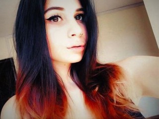 Pretty_Sara webcam girl as a performer. Gallery photo 2.