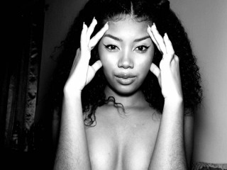 Nix_Brown webcam girl as a performer. Gallery photo 1.