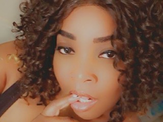 MistressEricaJohnson webcam girl as a performer. Gallery photo 1.