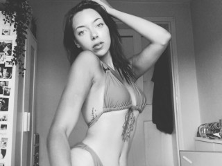 ScarletteBabyxox webcam girl as a performer. Gallery photo 2.