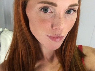 Teeny_Sunspot webcam girl as a performer. Gallery photo 2.