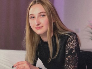 GiaLebelle webcam girl as a performer. Gallery photo 1.